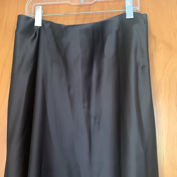 Zara skirt with tags - Picture 2 of 7